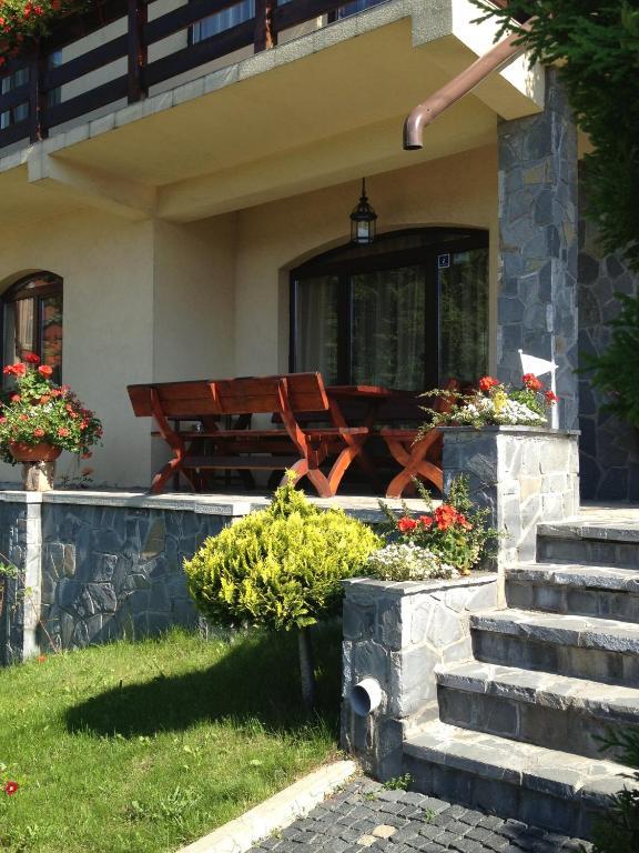 Pension Casa Ali & Andu Buşteni Екстериор снимка